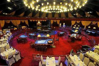 סאני ביץ' Hotel Caesars Palace